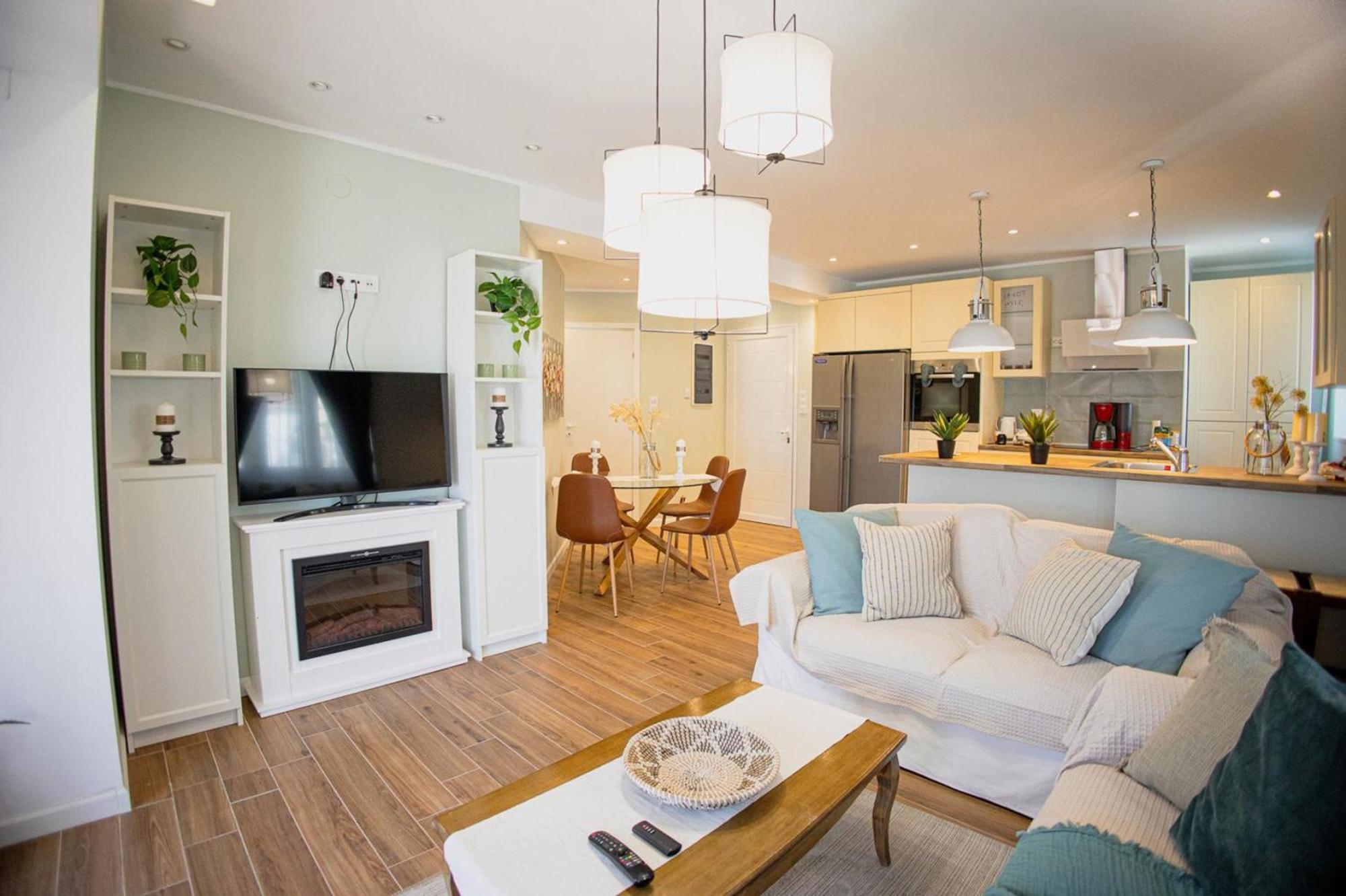 Valentini's Uptown Flat * Volos